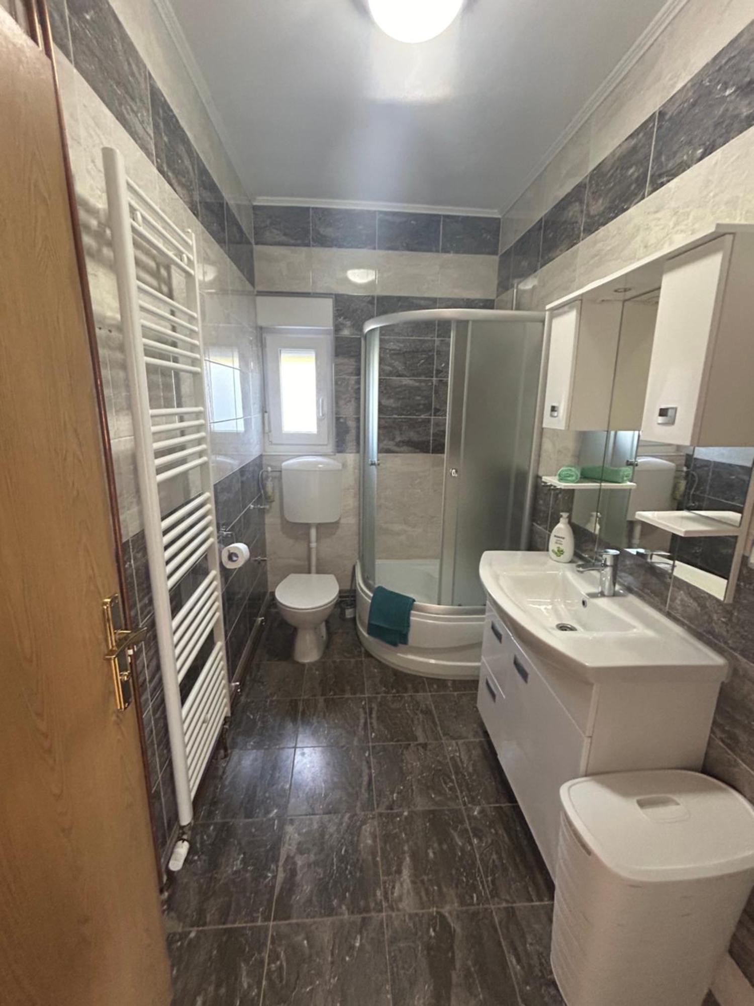 Apartments Nicole Wera ニン エクステリア 写真