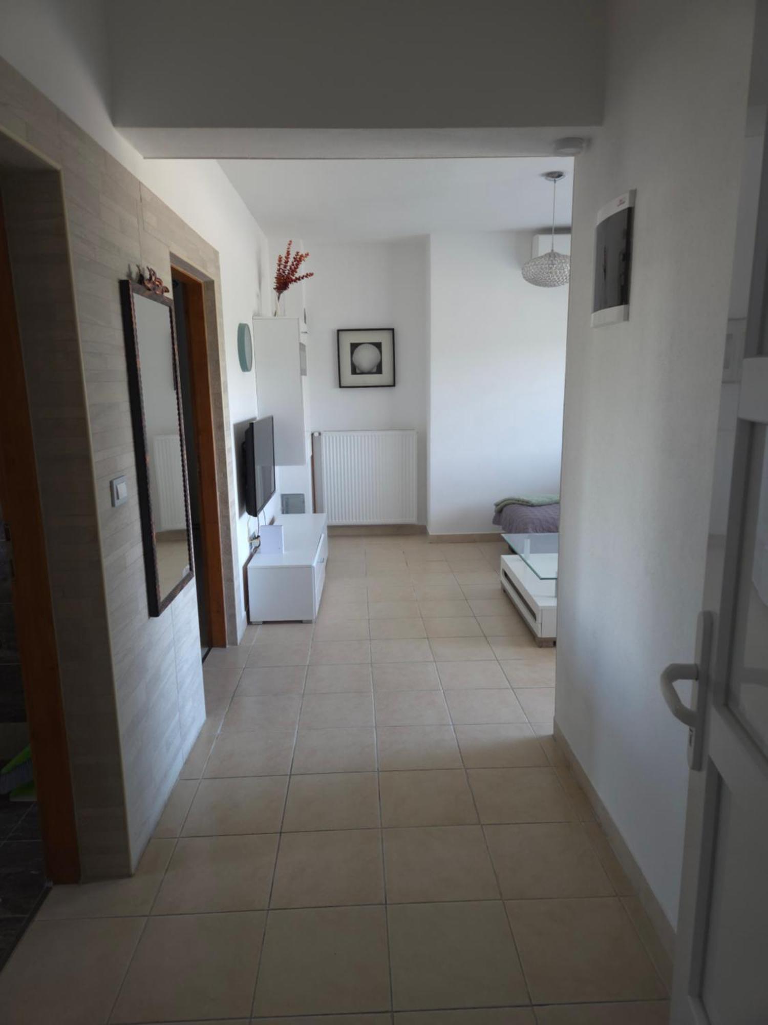Apartments Nicole Wera ニン 部屋 写真